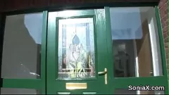 Abspielen Die betrügende englische MILF Sonia fickt hart mit ihren riesigen Titten und ihrem Fetisch für Muff