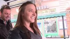 Reproducir Ella ha desaparecido después de esta gran polla