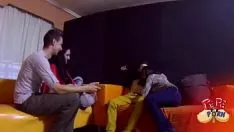 Jouer Grosses vieilles femmes baisées par des filles de Craiova avec de gros mamelons