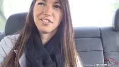 Afspelen Tiener wil pornoactrice worden en de auto proberen