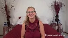 Odtwórz Nowy Xnxx z Vlondą, która rucha się, aż poci się na cyckach