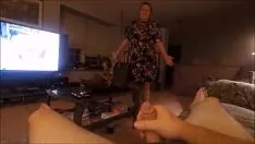 Abspielen Masa fickt heimlich ihren Sohn, schaut sich Pornofilme an und macht einen Handjob