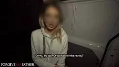 Reproducir sexo oral con una joven prostituta