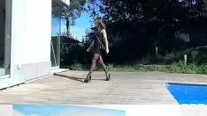 Jouer Cette escorte a de gros et beaux seins et aime bien sucer des bites