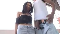 Redare Este filmata la dus si ea nu stie