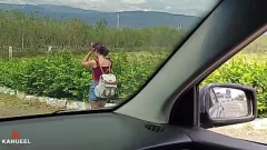 Latina Petite Eve Bilet İçin Arabada Oral Seks Verir