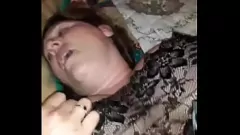 Odtwórz Big Tits Bukkake: Chubbyhubby daje kremowe wykończenie pieska